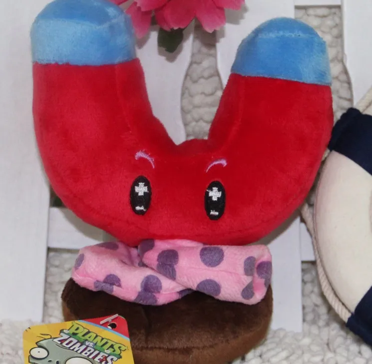 

Free Shipping 15cm Legal Copy PP Cotton Plants vs Zombies Magnet-shrooms Toy Pendant Lovely Plush Toys For Children