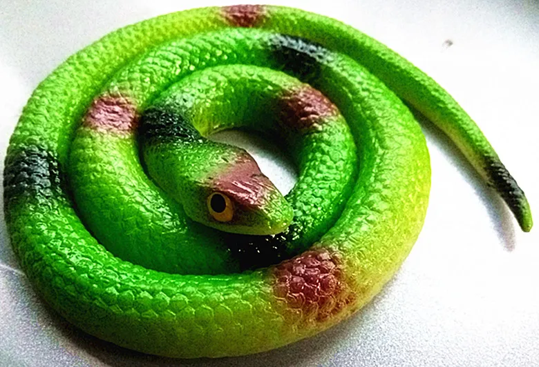 

65cm Soft Model Simulation Animal Toys Snake Practical Jokes Toys Game Halloween Kids Toys Green