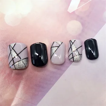 

Short Acrylic French Nails Simply Shiny Beige Black False Nail Tips Designed with Sliver Glitter Nail Art Tips Daily Wear Lady