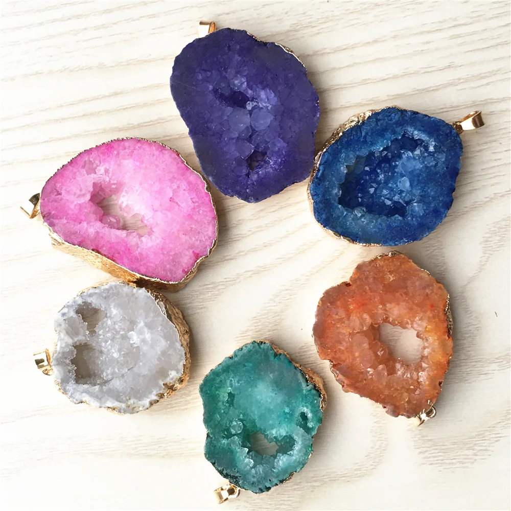 

Hot Natural Pink Blue Green Brazilian Electroplated Gold Edged Slice Open Agates Geode Quartz Drusy Druzys Pendants 50*60mm 6PCS