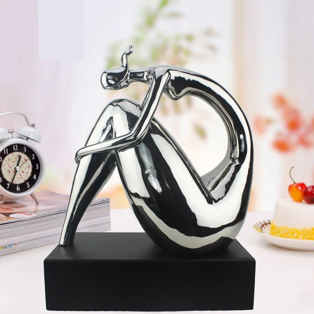 Фарфоровая фигурка грустная девушка скульптура абстрактная креамика Maiden
