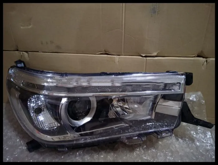 

Qirun headlight assembly for Toyota HILUX REVO 2015-2016