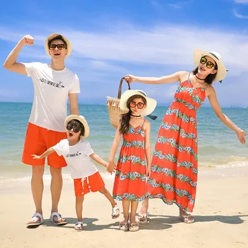 

New Summer Beach Family Outfit Mommy and Me Broken Flowers Beautiful Dress Father and Son Short Sleeve T Shirt and Shorts Set