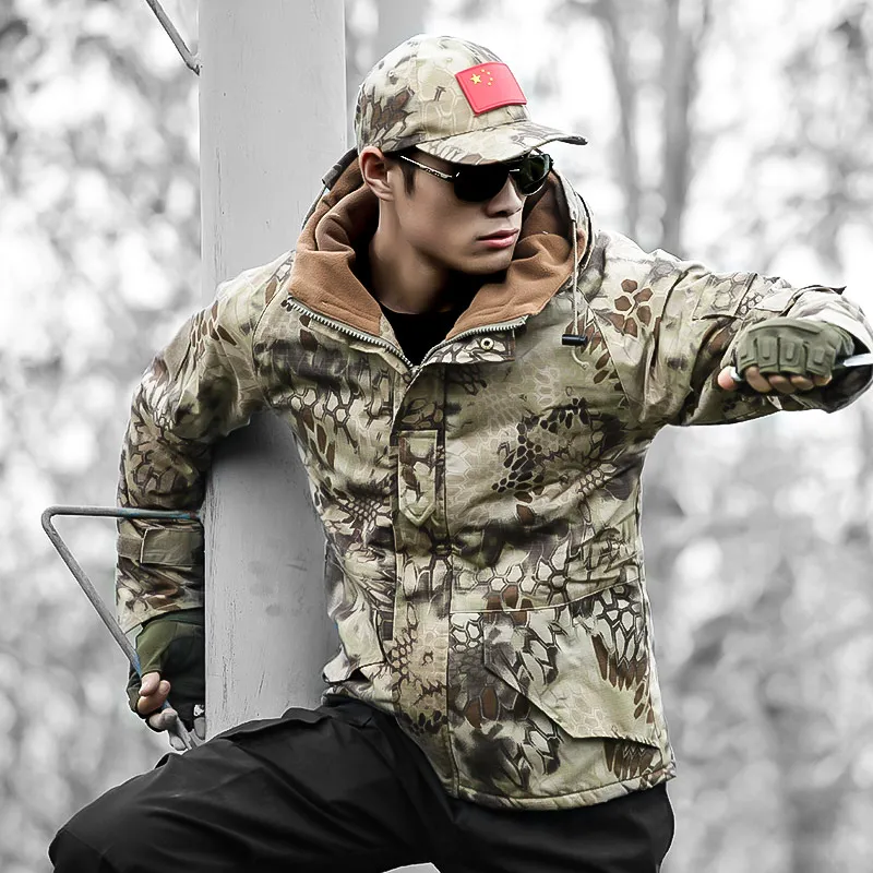тактический костюм. мужчина в камуфляжной форме. камуфляж парней. мужчина в камуфляжной форме. милитари стиль мужской.