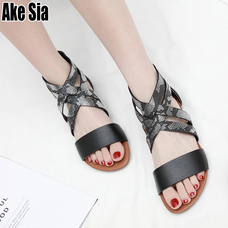 

Ake Sia New Summer Gladiator Sandalia Cross Rhinestone Adorn Peep Toe Women Feminino Lady Fashion Shoes Roman Flat Sandals A354