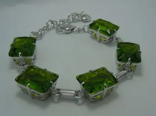

Free delivery service delivery Victorian rectangle peridot 925 silver bracelet