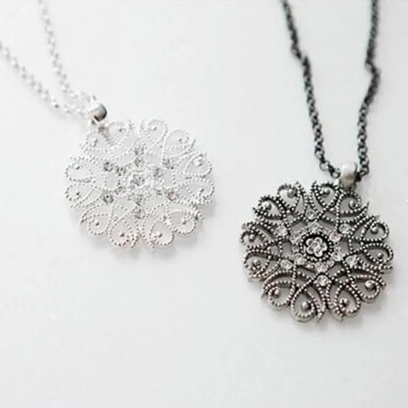 Hot-Sale-New-Fashion-Long-Pendant-Necklaces-For-Women-New-Style-Vintage-Flowers-Shape-Crystal-Elements (2)