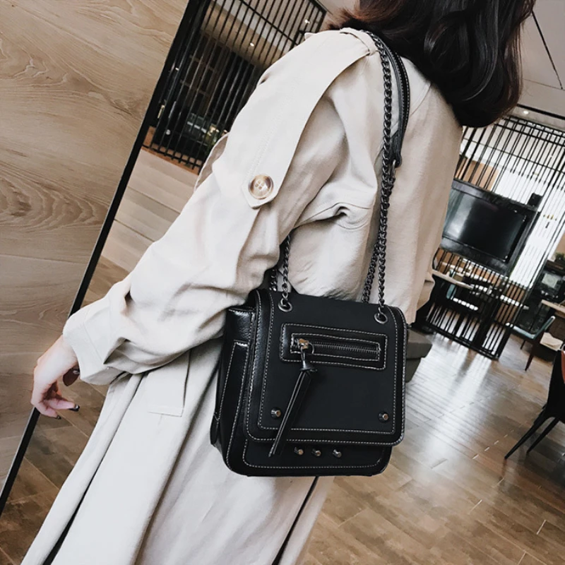 

Small Bag 2018 New Korean Version Tide Simple Single-shoulder Oblique Satchel European&American Rivet Chain Small Square Bag
