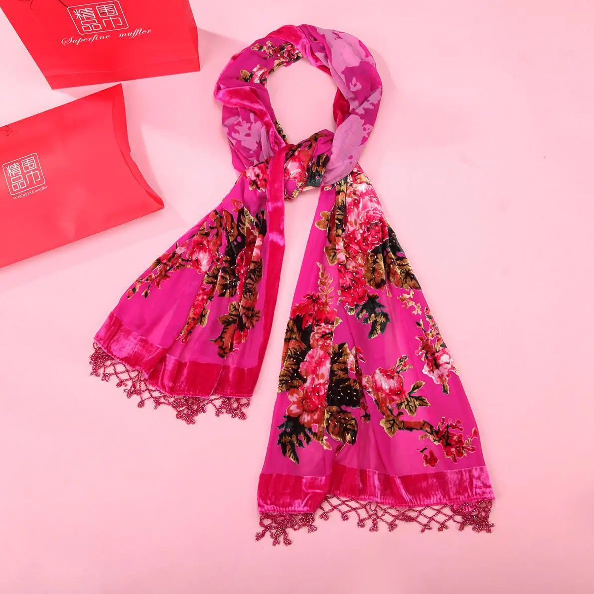 Цветок большой размеры бархат Шелковый шарф хиджаб для женщин девушка элегантный шаль печати Классическая упаковка глушитель Femme теплые Mujere Bufanda