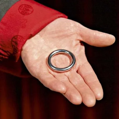 

Ellis Ring Magic Tricks Penetrate Vanish Magia Magician Close Up Street Illusions Gimmick Props Fun Pass Through Magie