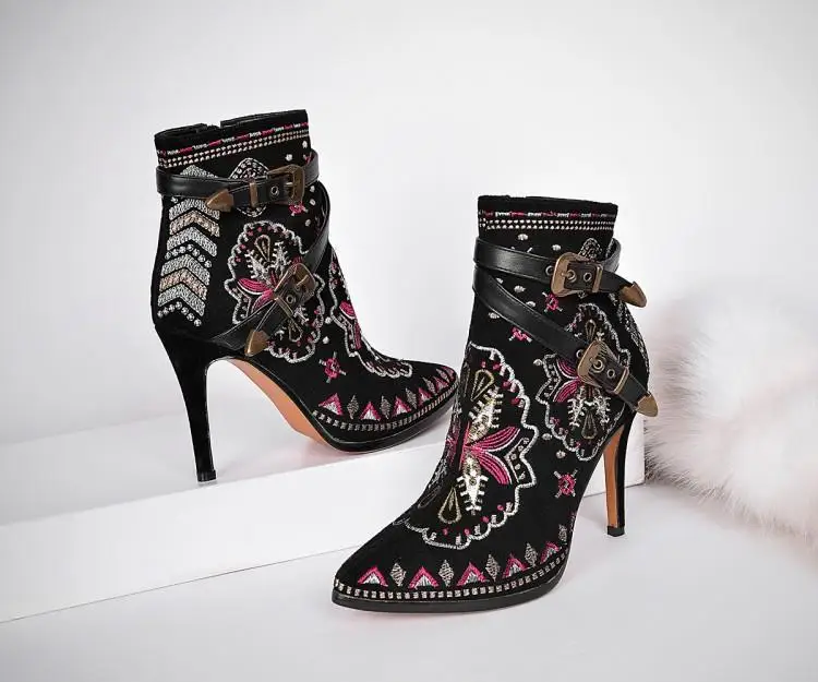 

Mixed Color Embroider Flowers Chic Suede Upper Ankle Boots For Women Pointed Toe Two Metal Belt Buckle Winter Shoes Woman Botas