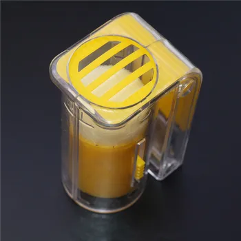 

1 pcs Bee Queen Marking Catcher Plastic One Handed Marker Bottle Plunger Plush Beekeeper Tool Garden Beekeeping Equipment