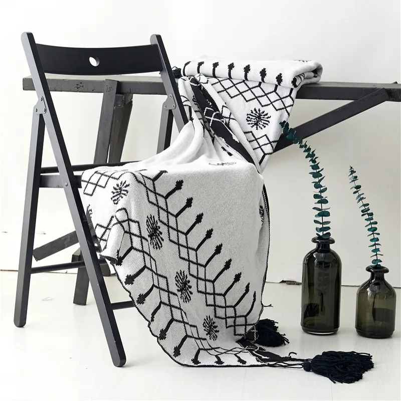 

Nordic style cotton comfortable geometric blanket 120*160CM , all season wearable blanket , sofa towel blanket, car blanket