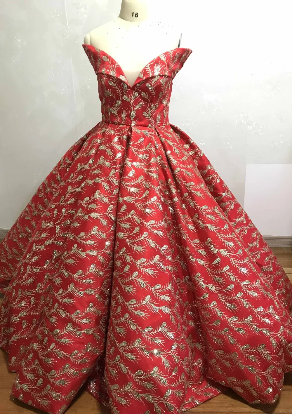 

Contrast Color Red and Gold Off the Shoulder Sweetheart Short Sleeve Bling Bling Ball Gown Puffy Evening Dresses 2019