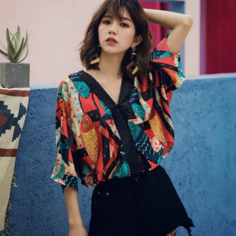 

Women Bohemian Ethnic Kimono Crop Tops V-Neck Floral Printed Blouse Vintage Bat sleeved Loose Satin Spliced Shirts Holiday Tops