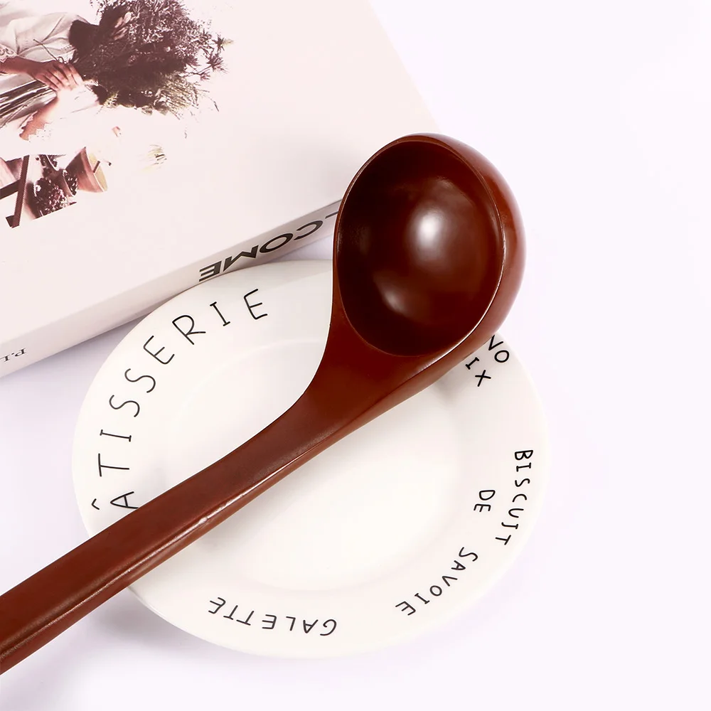 мороженое на ложке. ложка суповая нержавеющая сталь.