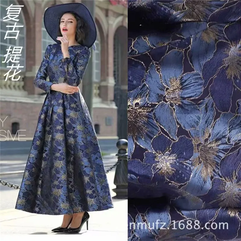

Jacquard fabric three-dimensional rose gold jacquard rose fabric fabric autumn and winter fashion tapestry dress DK08