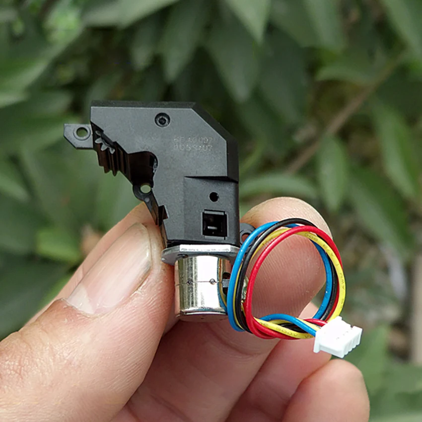 

1PC Miniature Stepping motor with gearbox Two-phase four-wire gearmotors 8MM micro stepper motor for Digital camera Focusing