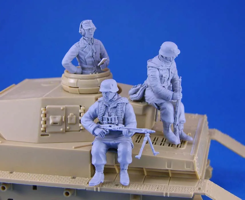 

pre order-Resin toys L0116 WWII German Tank Crew and Riders set Free shipping