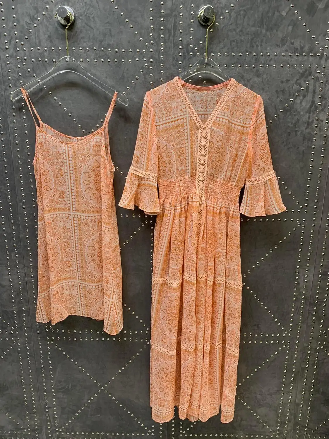 

2019 Women's Fashion Short Sleeve V-neck Lace Ruffle Sleeve Dress 0620