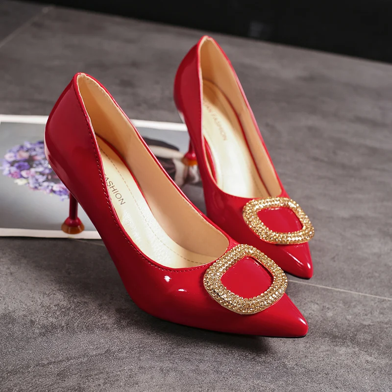 Новое поступление; офисные женские туфли из органической кожи; модельные туфли ярких цветов на высоком каблуке; женские туфли-лодочки из лакированной кожи; водонепроницаемые Мокасины с острым носком; 6870 - Цвет: Красный