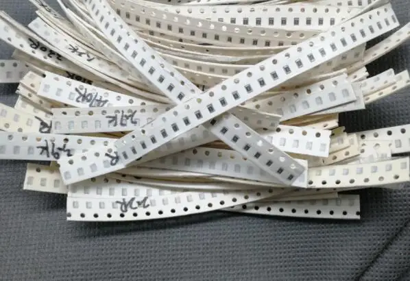 

100PCS 1206 resistor smd 620K 6R8 15R 180R 100R 330R 5% 620K=black 6R8=white 15R=blue 180R=green 100R=yellow 330R=gray