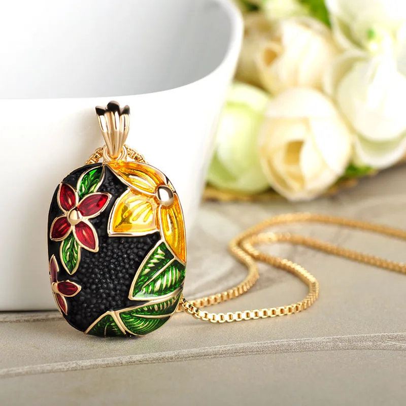 

Blucome 2018 Fashion Flower Shape Pendant Necklace Gold Color Alloy Enamel Jewelry Neck Accessories For Lady Bridal Bijoux Gifts