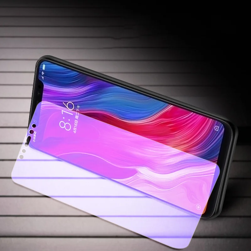 MI8 3