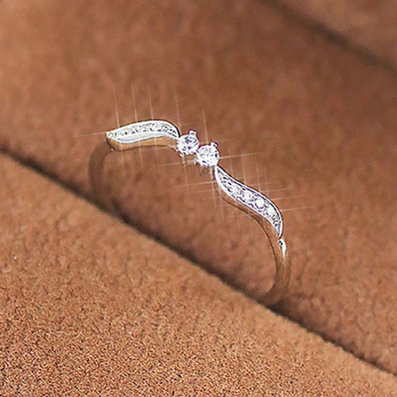 

HOMOD 2019 New Style High Quality Silver Color Leaf Shape Ring for Women with Cubic Zirconia Stone Vintage Rings Valentine's Day