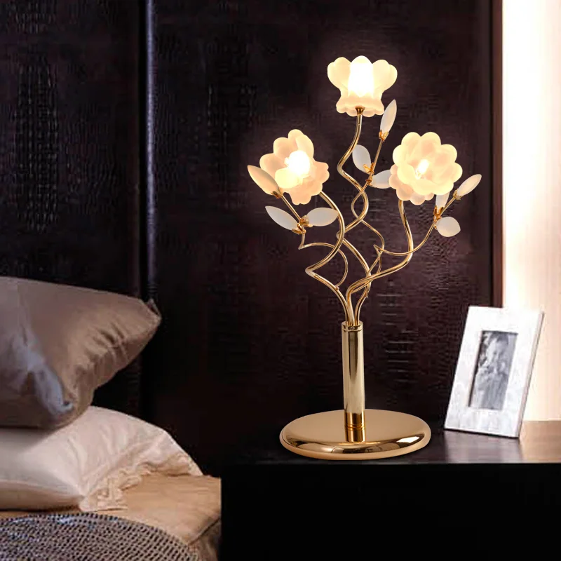 

European luxury crystal lamp wedding creative living room modern minimalist bedroom led lamp lighting fixture led table lamp led