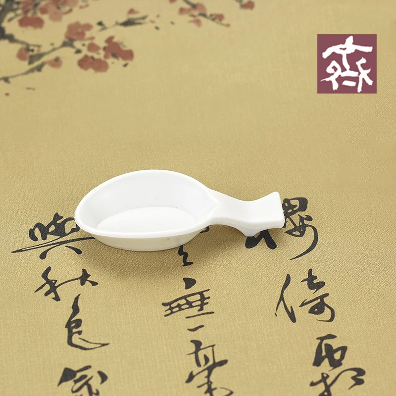

1Pcs Imitation Ceramic Ink Dish For Chinese Painting Multifunction Pen Holder Plastic Small Water Dish Anti-falling Palette