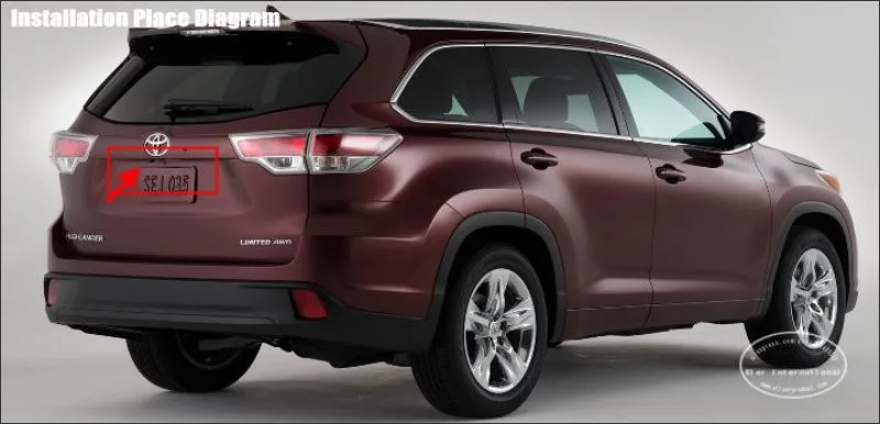 Toyota-Highlander-back-license-plate-lamp