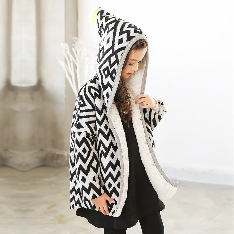 

Girls Thick Plus Velvet Parkas Big Kids Hooded Geometric Cloak Coat Winter Children Clothes Christmas Plus Cashmere Snow Jackets