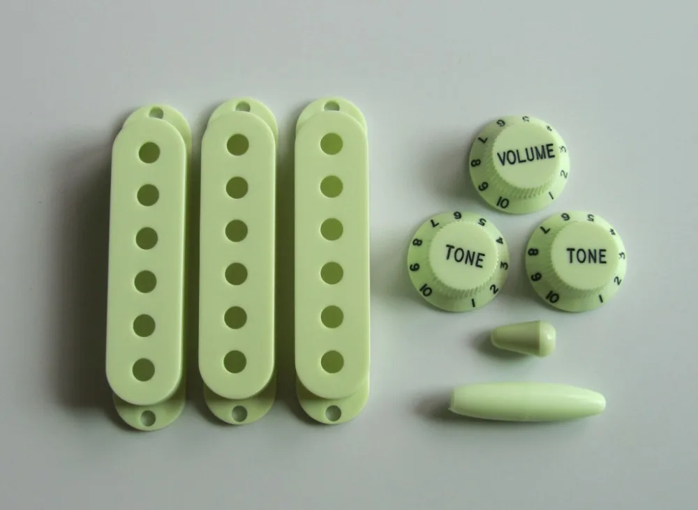 

KAISH ST Pickup Cover/Knobs/Switch/Trem Arm Tip Mint Green