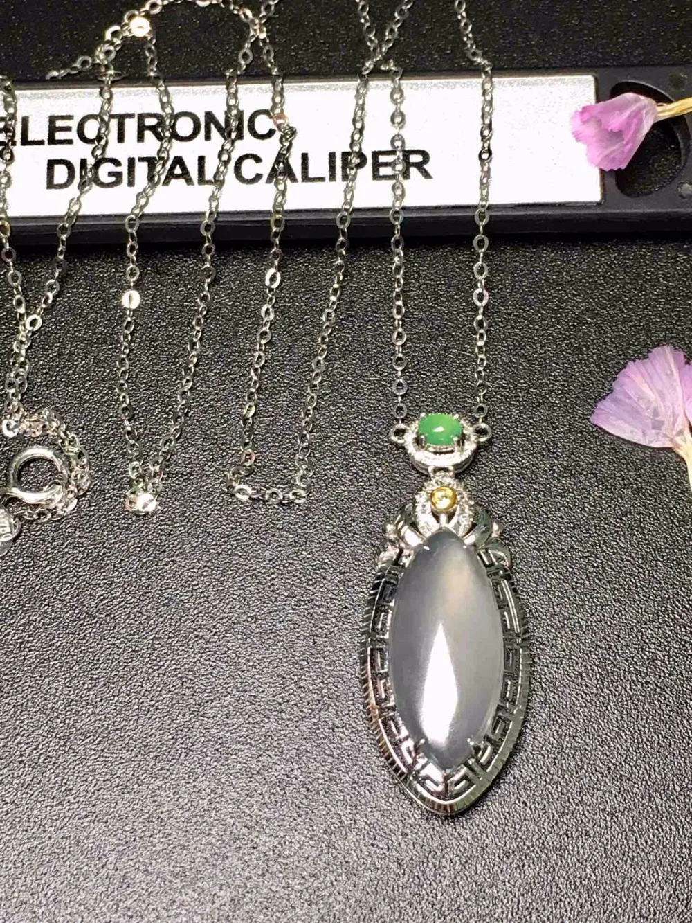 

Fine Jewelry 18K White Gold Buddism Buddha 100% Natural White Burmes Jade Gemstones Pendant Necklace Fine Pendants Necklaces