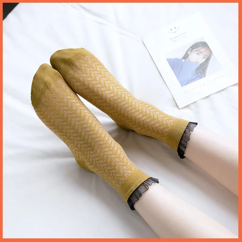 

Women Lace Cute Socks Transparent Kawaii New Cotton Sock Screw-type Lace Sweet Ling Fishnet Socks Han Edition Lovely Sock