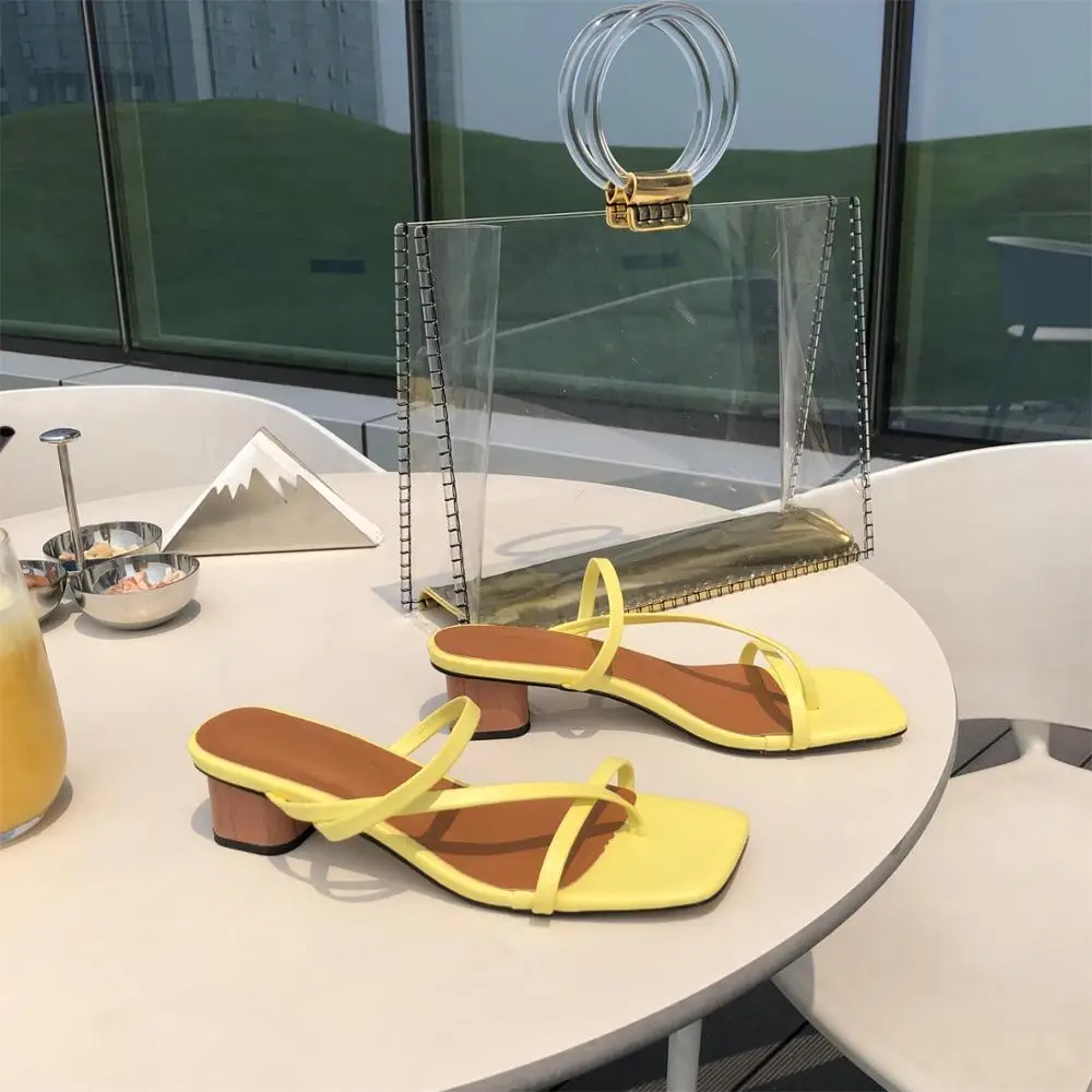 

Women Summer Sandals Vintage Sandals Slippers Narrow Band Slip on Square Heel Ladies Beach Sandals Casual Open Toe Flip Flops