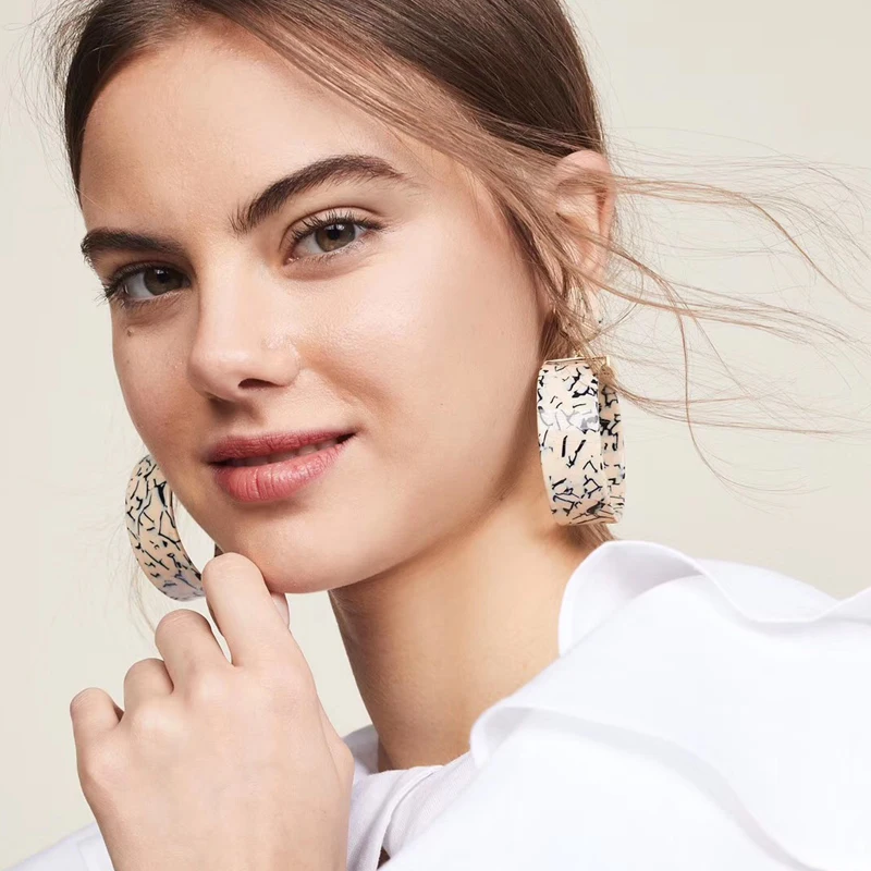 

Vodeshanliwen New Round Acrylic Dangle Big Earrings For Women Fashion Bohemian Statement Earrings 2019 Wedding Jewelry Gift