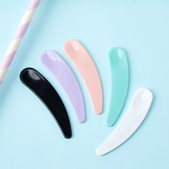 

100 pcs Crescent spoon scoop mask spoon cosmetic packing tool