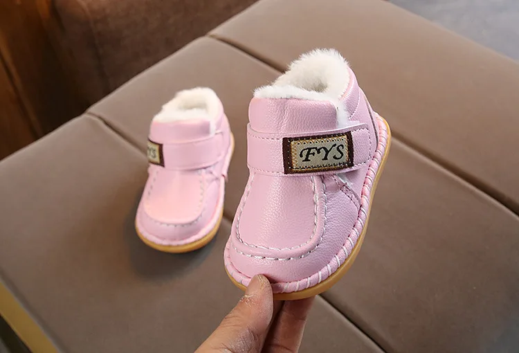 Обувь унисекс для новорожденных; обувь для малышей; бархатная зимняя теплая обувь с мягкой подошвой; Брендовая обувь для маленьких мальчиков и девочек из кожзаменителя; 1 пара