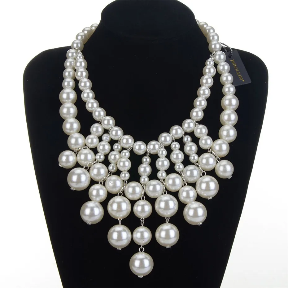 

New Arrival Resin Alloy Round White Pearls Women Statement Chunky Necklace Bridal Pearl Necklaces Wedding Jewelry 450-500mm