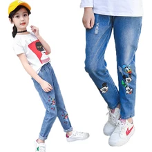 Новое поступление года; джинсы для девочек; сезон весна-осень; детская одежда детские джинсы с вышивкой и рисунком Микки джинсы для девочек-подростков