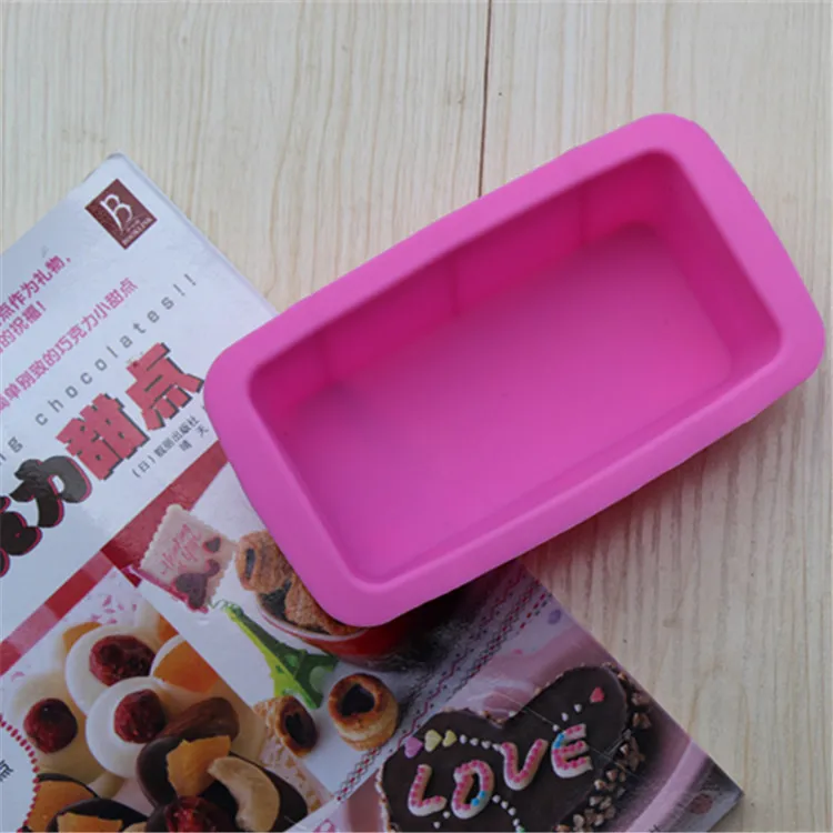 RECTANGULAR LOAF SHAPED RED SILICON PAN BAKING MOLD BAKE WAREin Cake