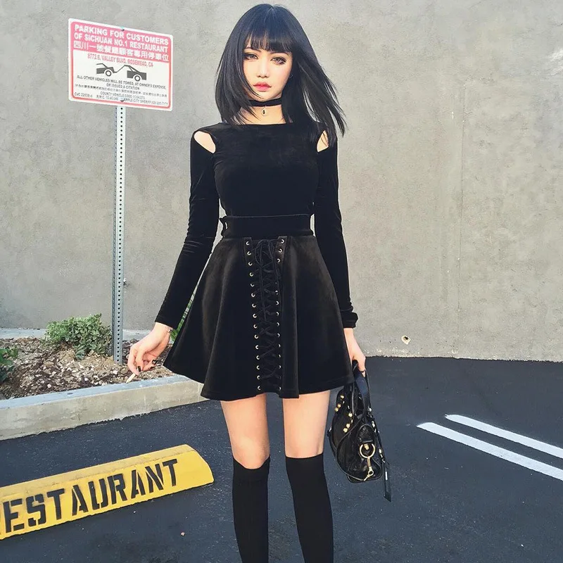 

JIEZuoFang 2019 Women T-shirts Solid Dark Black Short Tops Tee Sexy Gothic Hollow Out Velvet Slim Long Sleeve T-Shirts Female