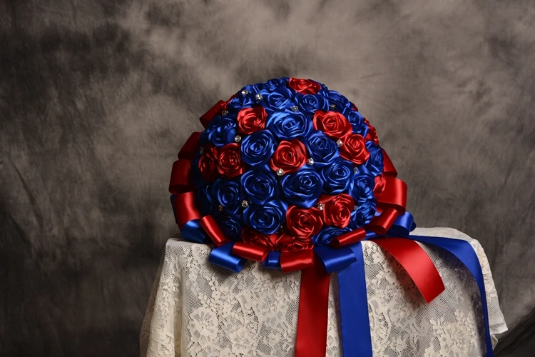 Ручной Атласная Лента Розы 2017 Свадебные цветы Синий и Красный Невесты Свадебные Букеты искусственные 3D Роуз Свадебный Букет Роз