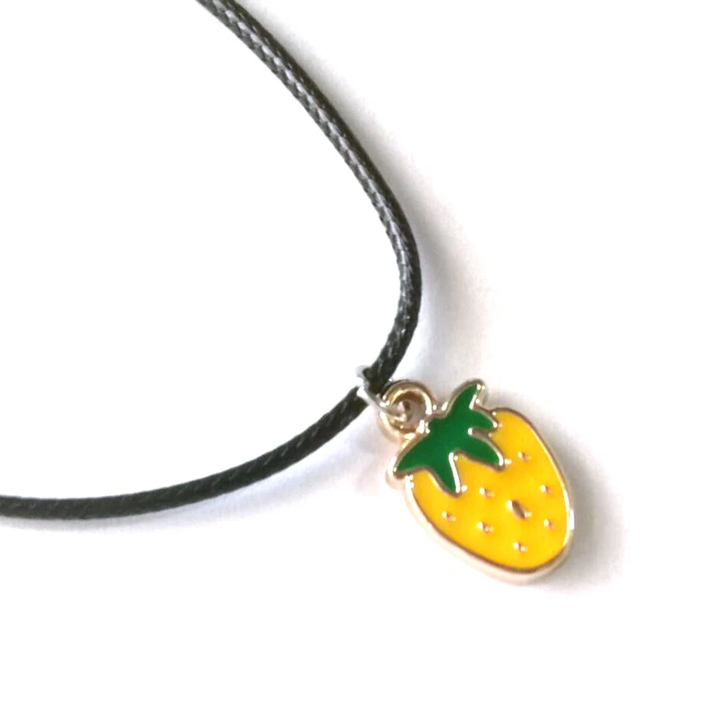 

Creative Pendant Necklace For Women Strawberry Leather Rope Chain Collares Bijoux For Women Colier Fashion Jewelry 2018 Gift