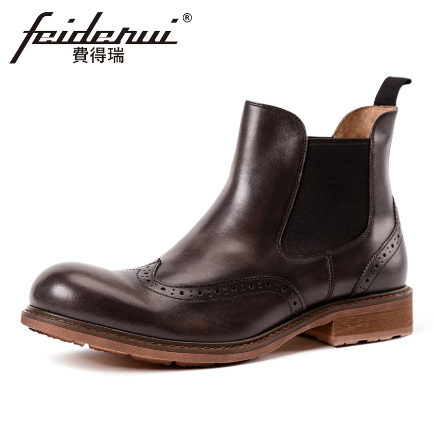 Vintage Asas Handmade Ankle Martin Sapatos Novas Kud296 coffee Equitação Nas Redondo Boots Das Genuíno Chelsea Marrom Brogue Pontas Homens Homem Dos Dedo De Esculpida Pé Couro Do gCqpUYHxwC