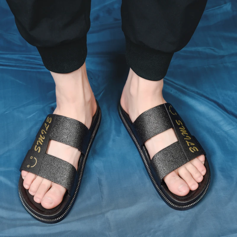 

Men Sandals 2019 Summer Mens Shoes Casual Smiley Beach Flip Flops Men Slippers Sandals Black White One Word Drag Mens Slides