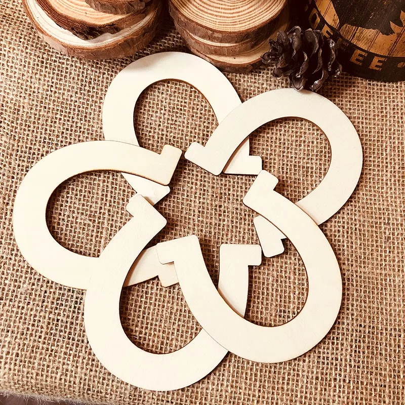 horseshoes wood slice (1)