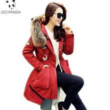 Зимнее женское пальто, новинка, куртка с капюшоном на белом утином пуху,, большой воротник из меха енота, женская теплая утолщенная верхняя одежда, длинная парка LCY19